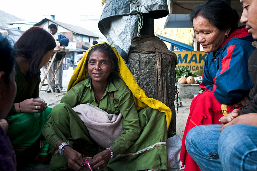  Hindustan woman selling handmade bracelets on the market of Ziro